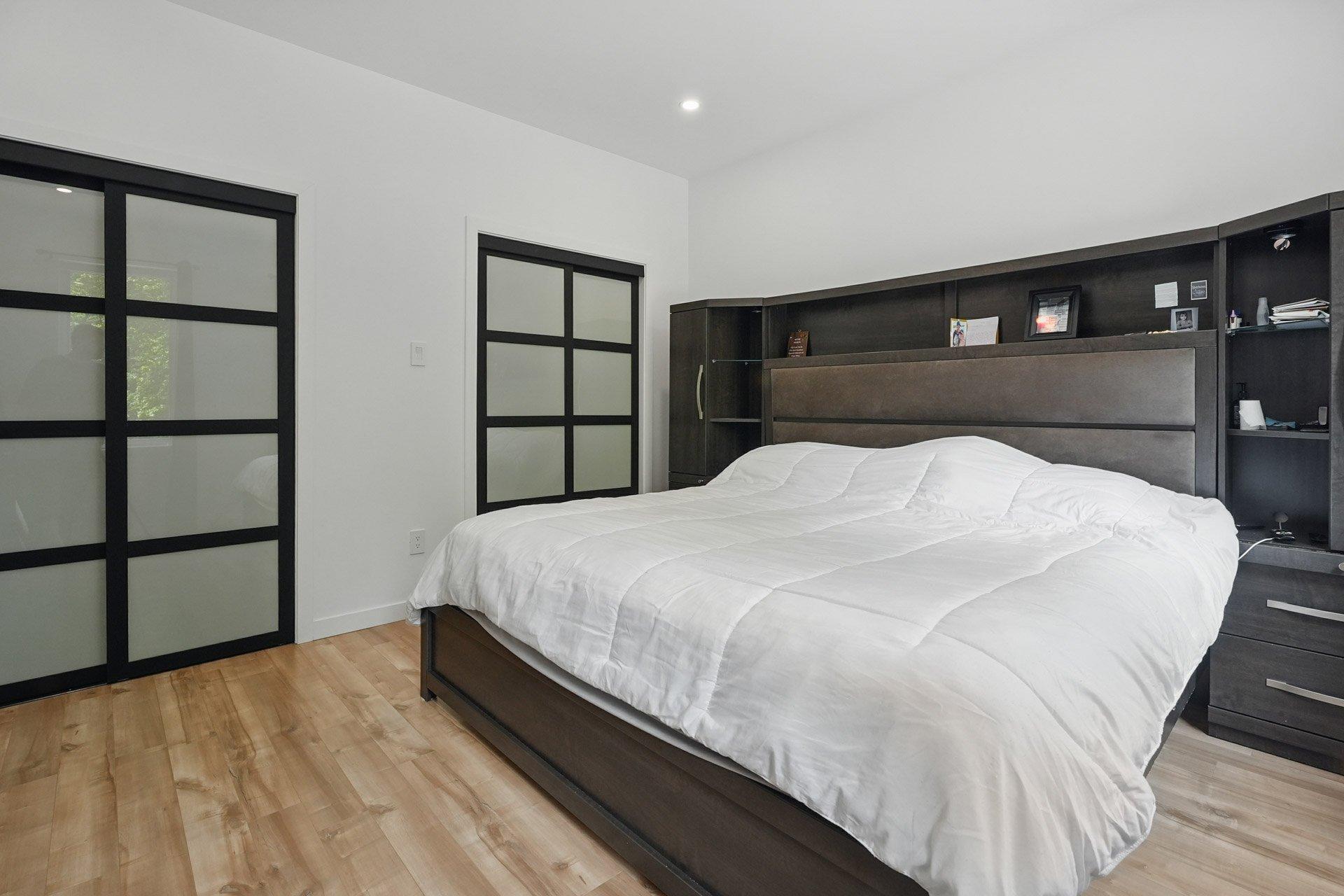 









61


Ch. du Marécage

,
Val-des-Monts,




QC
J8N4J5

