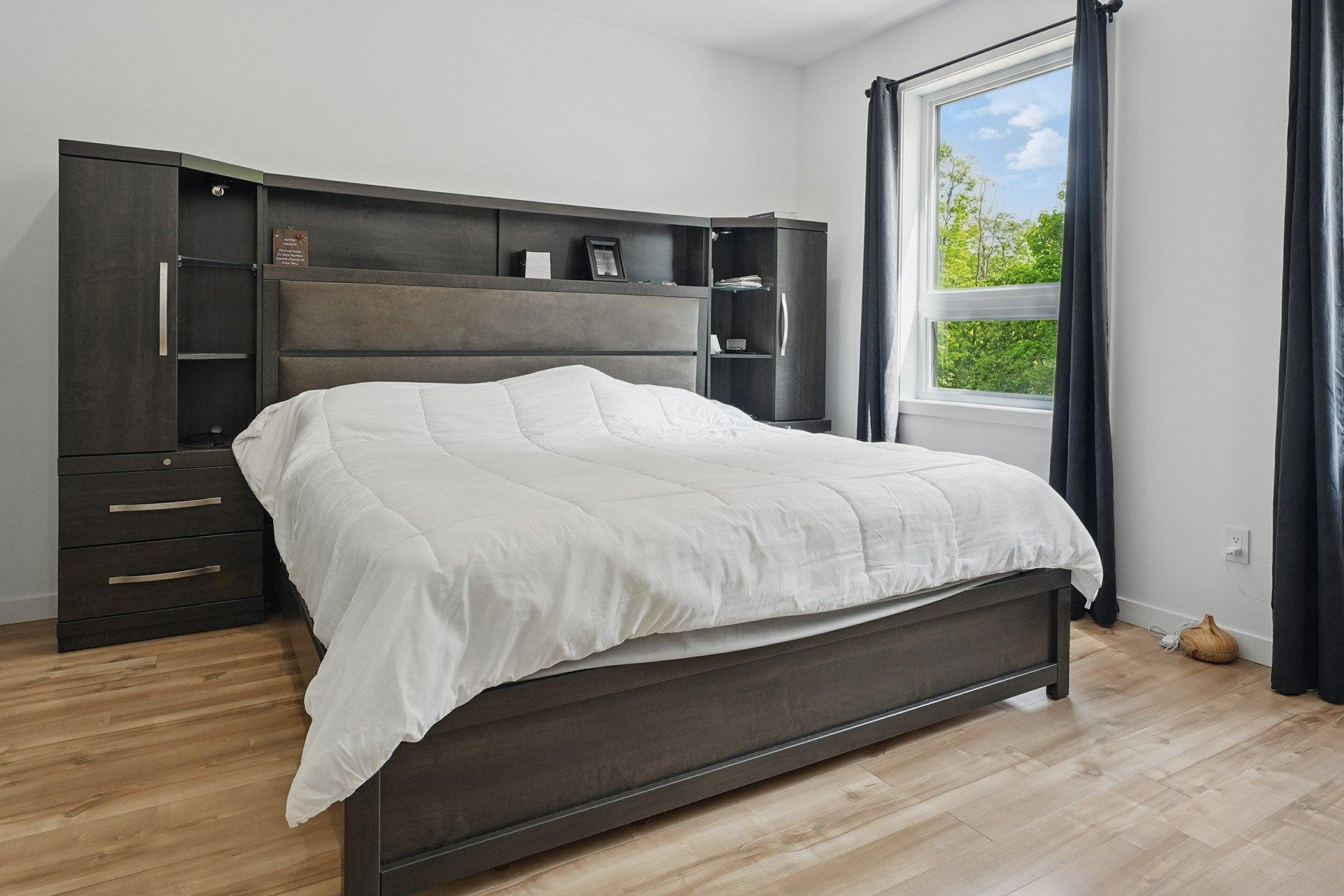 









61


Ch. du Marécage

,
Val-des-Monts,




QC
J8N4J5

