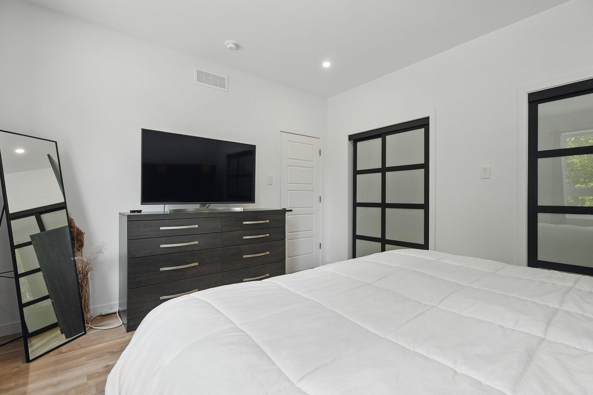 









61


Ch. du Marécage

,
Val-des-Monts,




QC
J8N4J5

