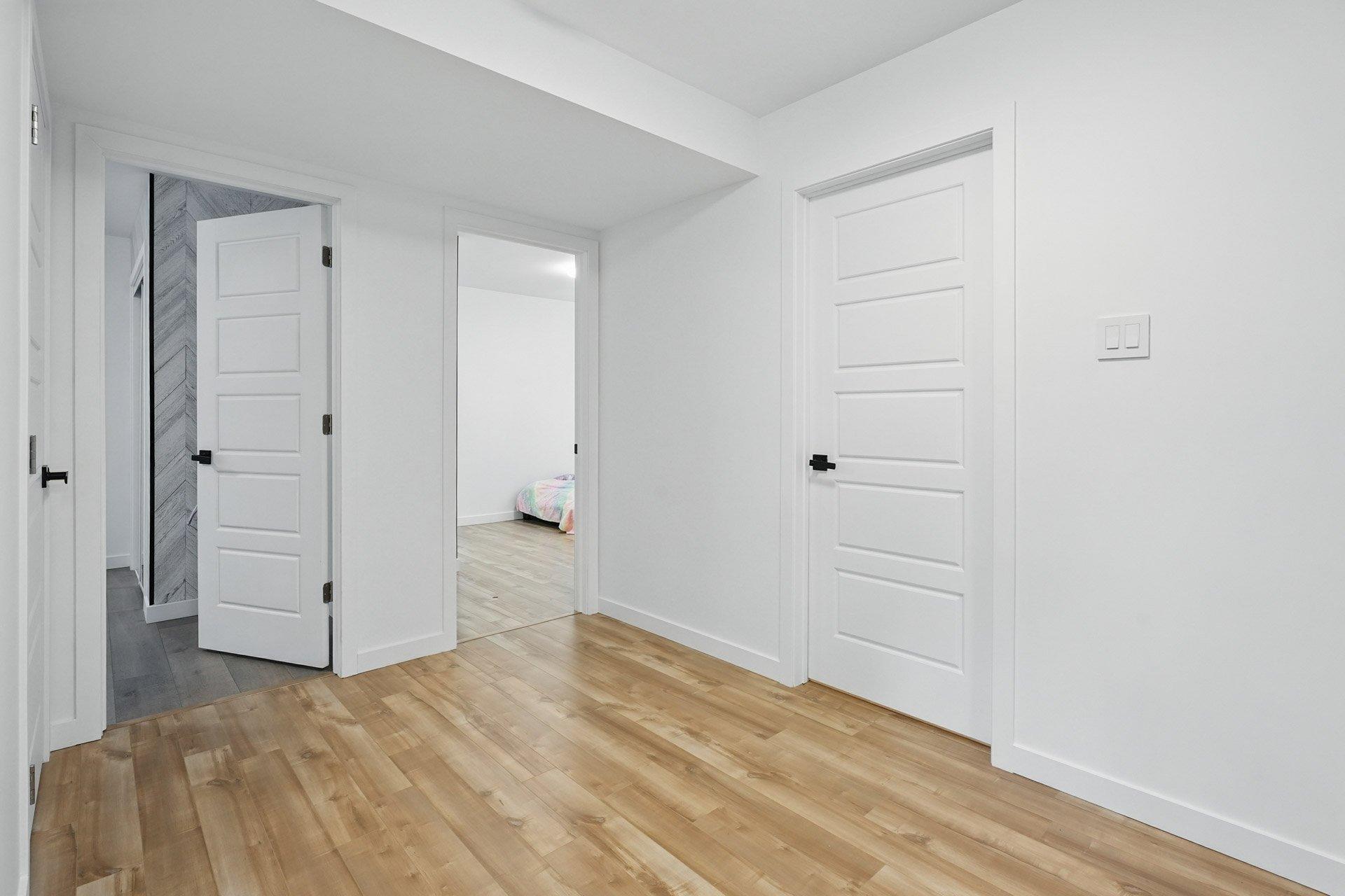 









61


Ch. du Marécage

,
Val-des-Monts,




QC
J8N4J5

