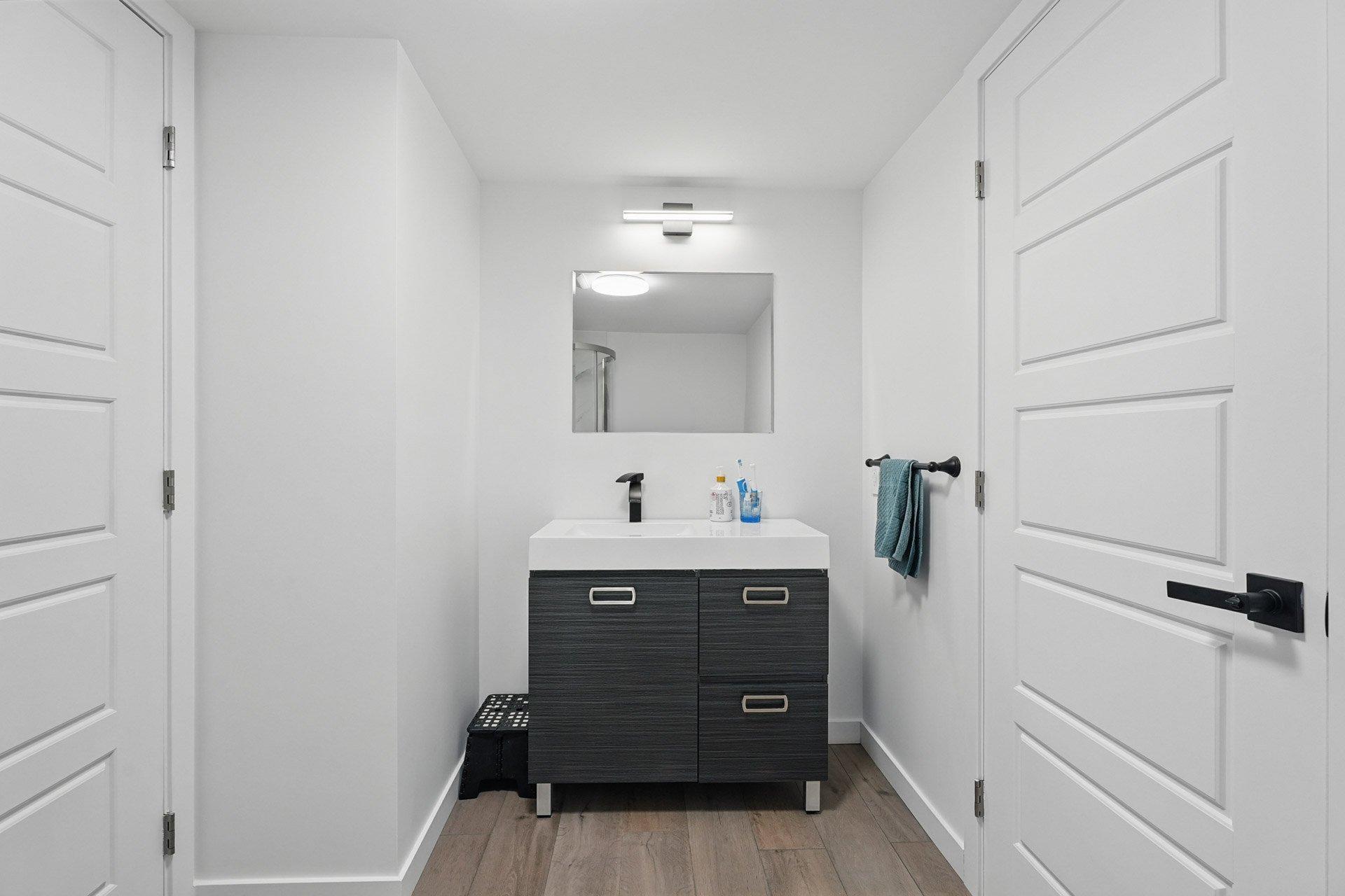 









61


Ch. du Marécage

,
Val-des-Monts,




QC
J8N4J5

