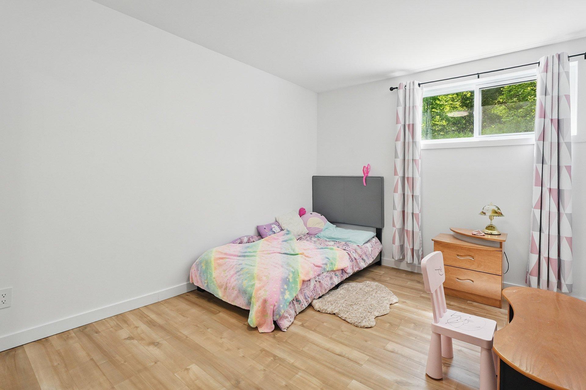 









61


Ch. du Marécage

,
Val-des-Monts,




QC
J8N4J5

