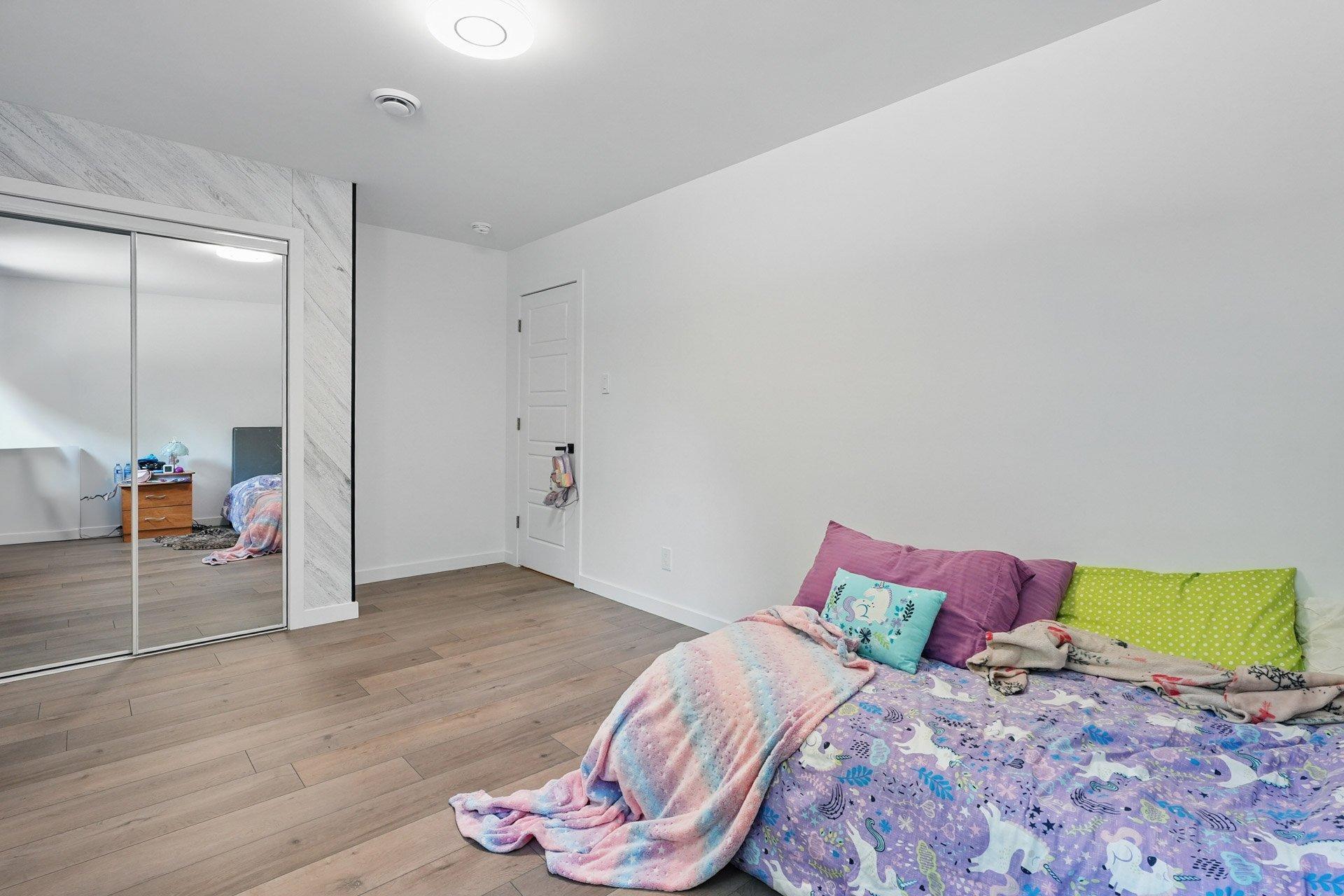 









61


Ch. du Marécage

,
Val-des-Monts,




QC
J8N4J5

