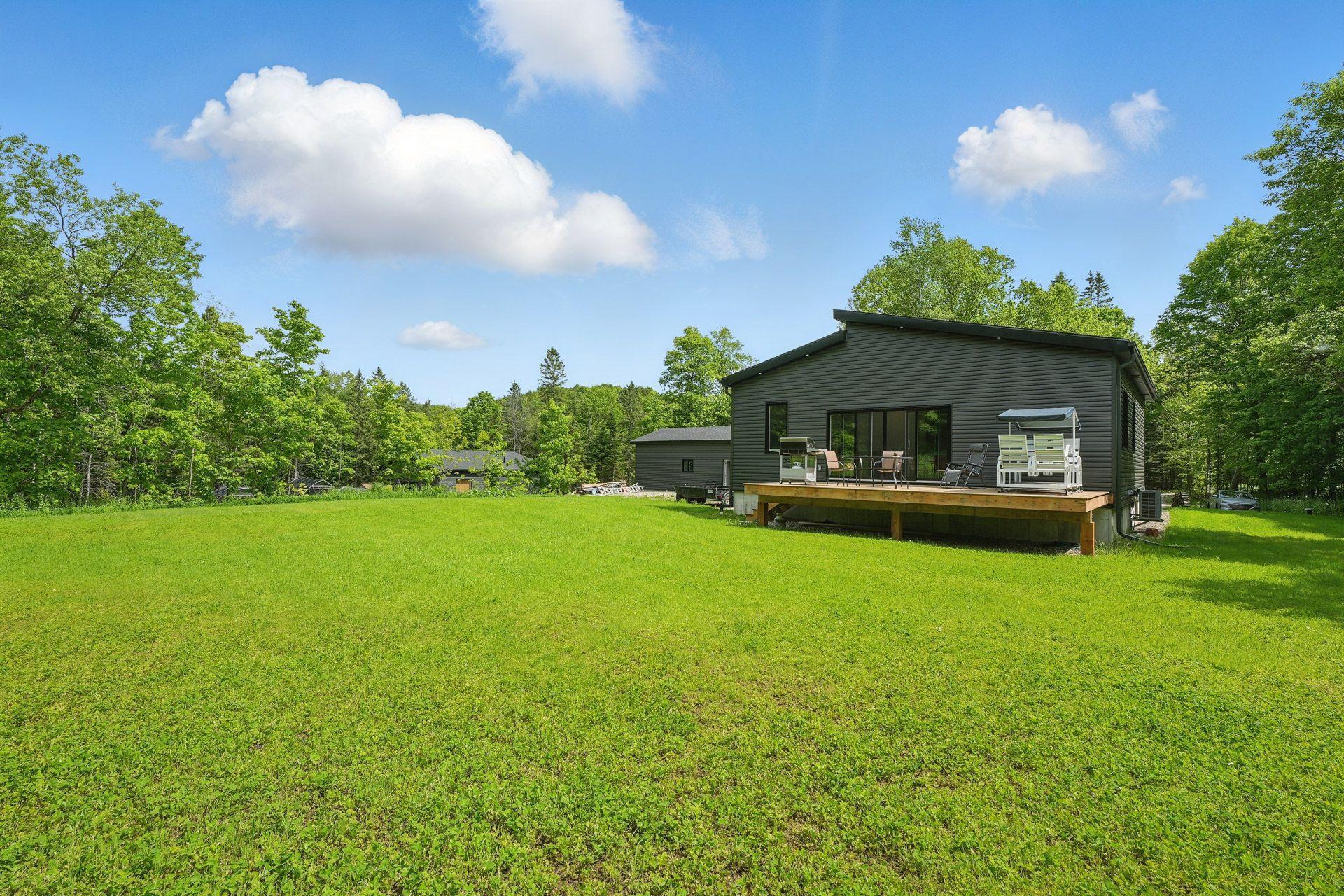 









61


Ch. du Marécage

,
Val-des-Monts,




QC
J8N4J5

