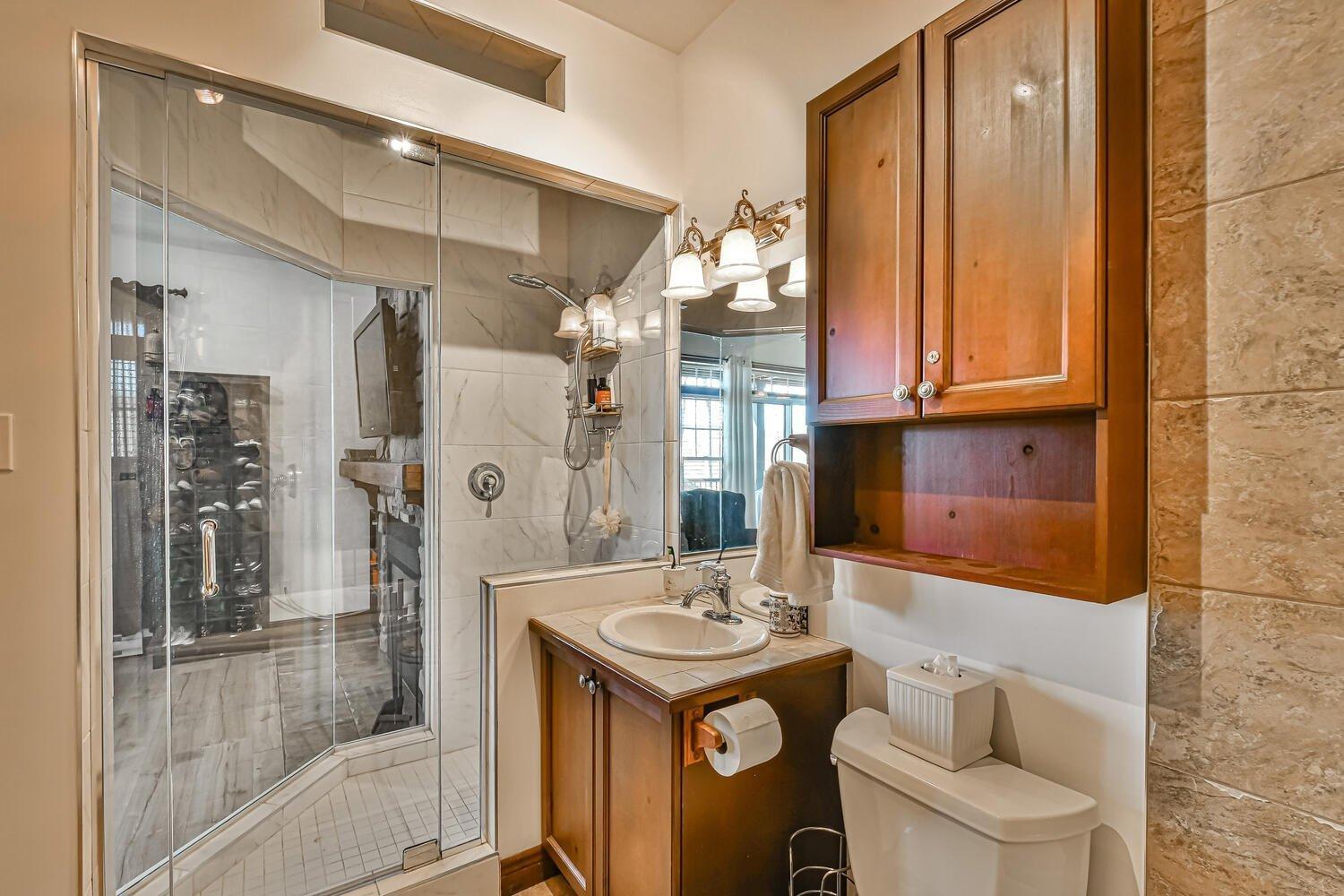 









250


Rue du Mont-Plaisant

, 4,
Mont-Tremblant,




QC
J8E1L2

