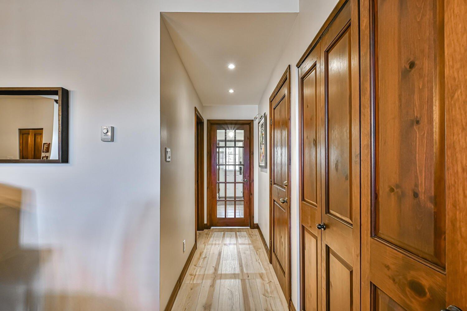 









250


Rue du Mont-Plaisant

, 4,
Mont-Tremblant,




QC
J8E1L2


