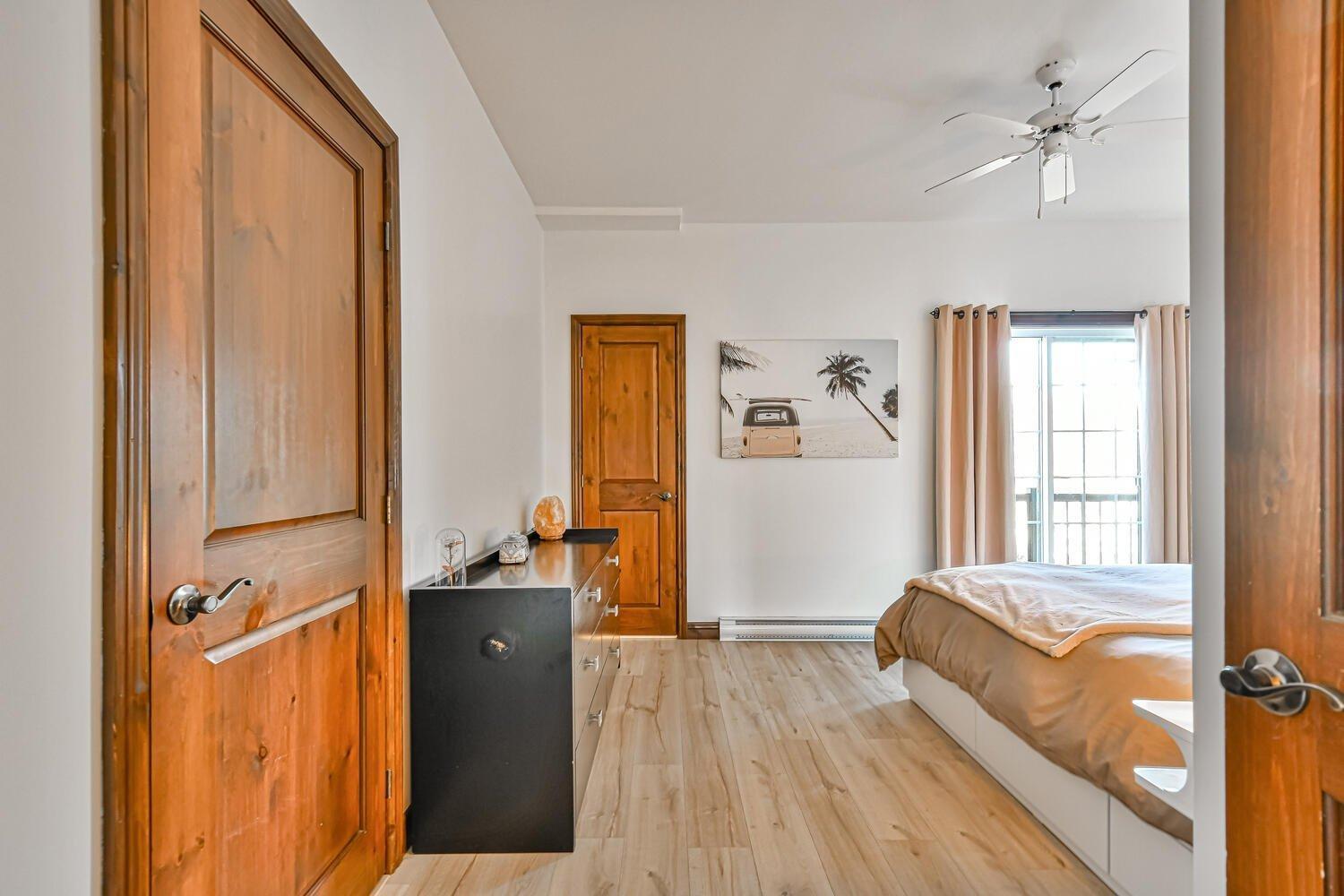 









250


Rue du Mont-Plaisant

, 4,
Mont-Tremblant,




QC
J8E1L2

