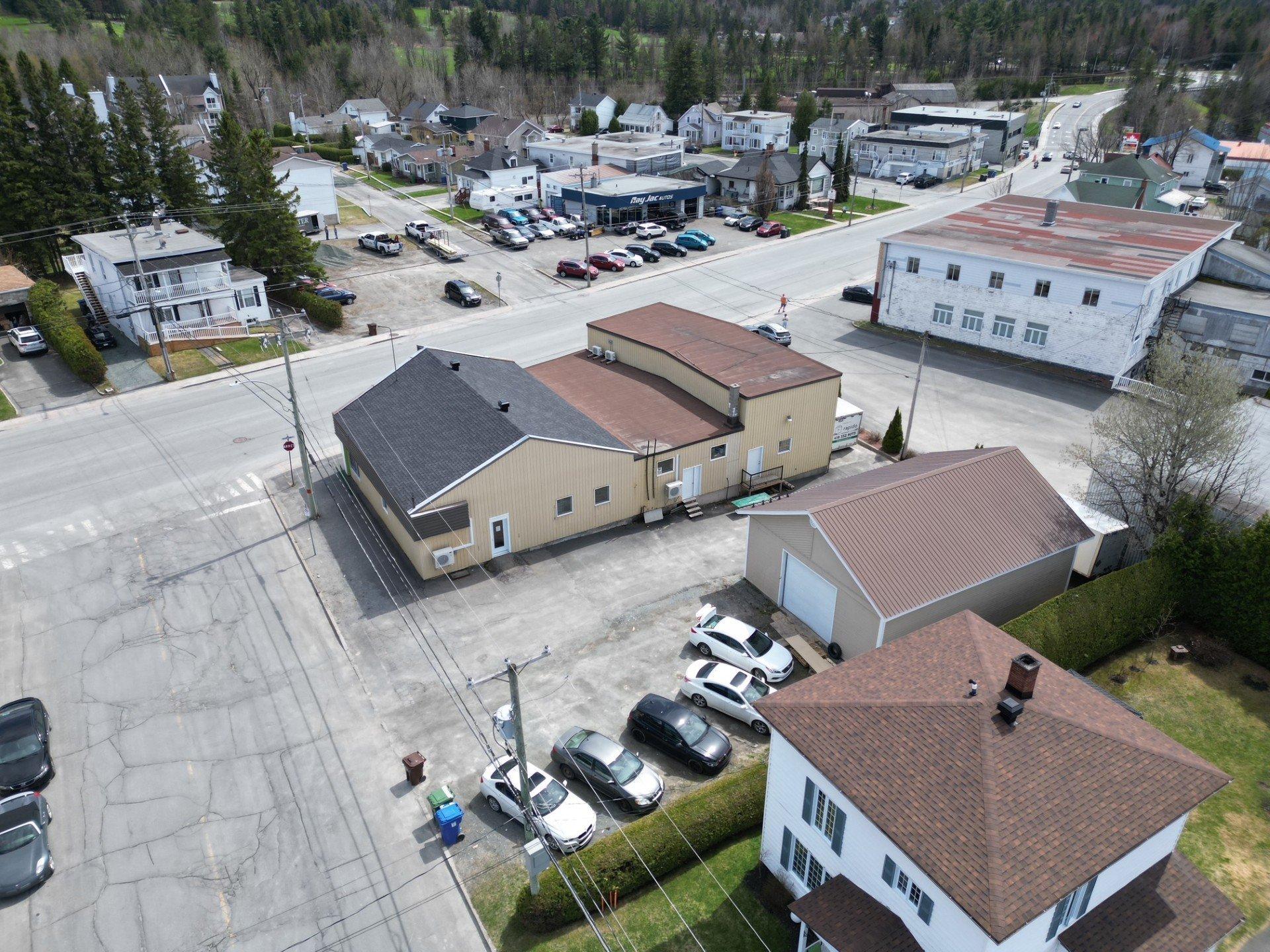 









881


Rue Notre-Dame E.

,
Thetford Mines,




QC
G6G2S9

