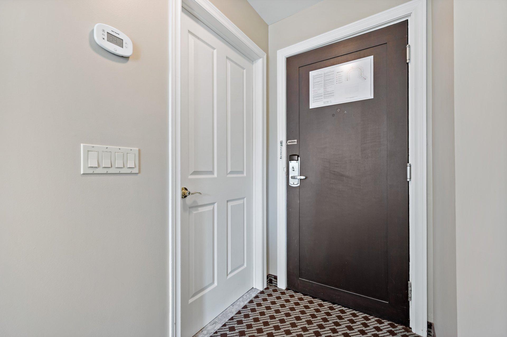 









160


Ch. du Curé-Deslauriers

, 231-232,
Mont-Tremblant,




QC
J8E1T1

