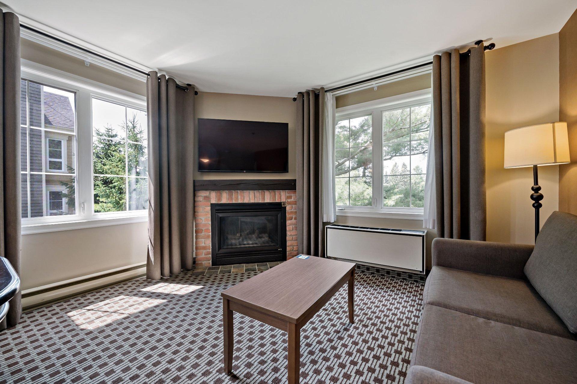 









160


Ch. du Curé-Deslauriers

, 231-232,
Mont-Tremblant,




QC
J8E1T1

