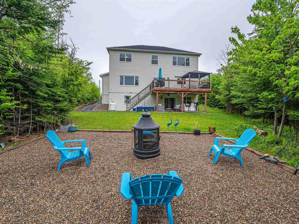 












456 Magenta Drive

,
Middle Sackville,




NS
B4E 0M7

