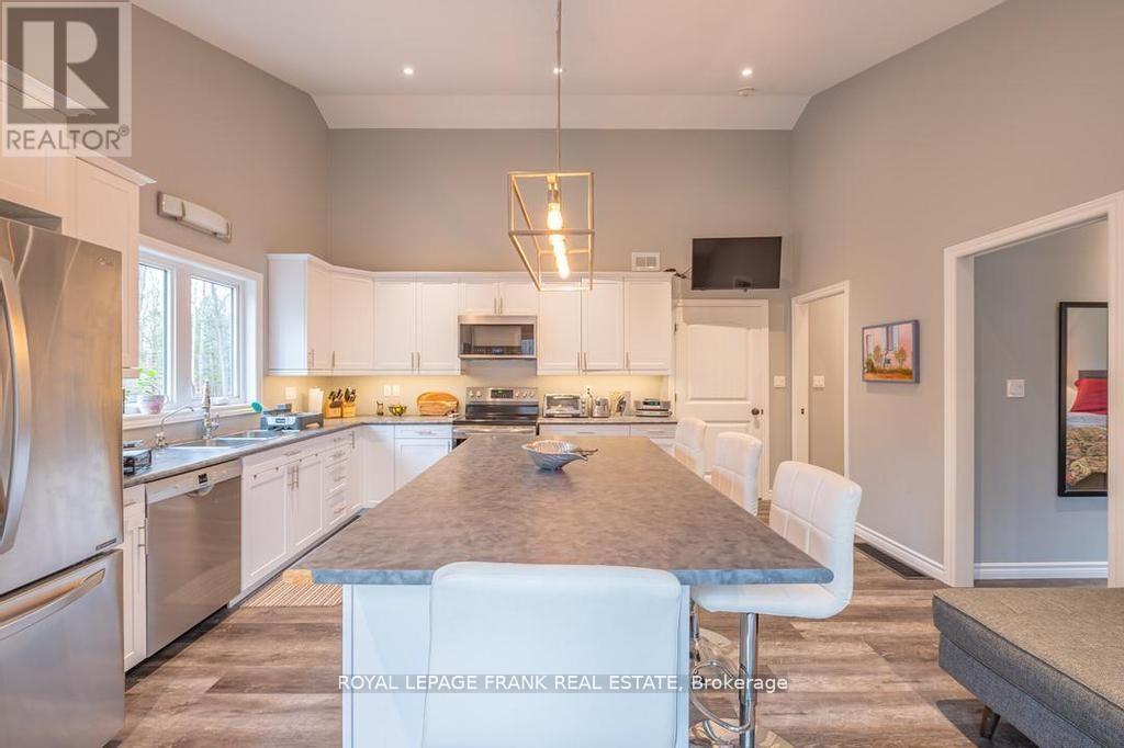 












24 TED'S LANE

,
Trent Lakes,




Ontario
K0L1J0

