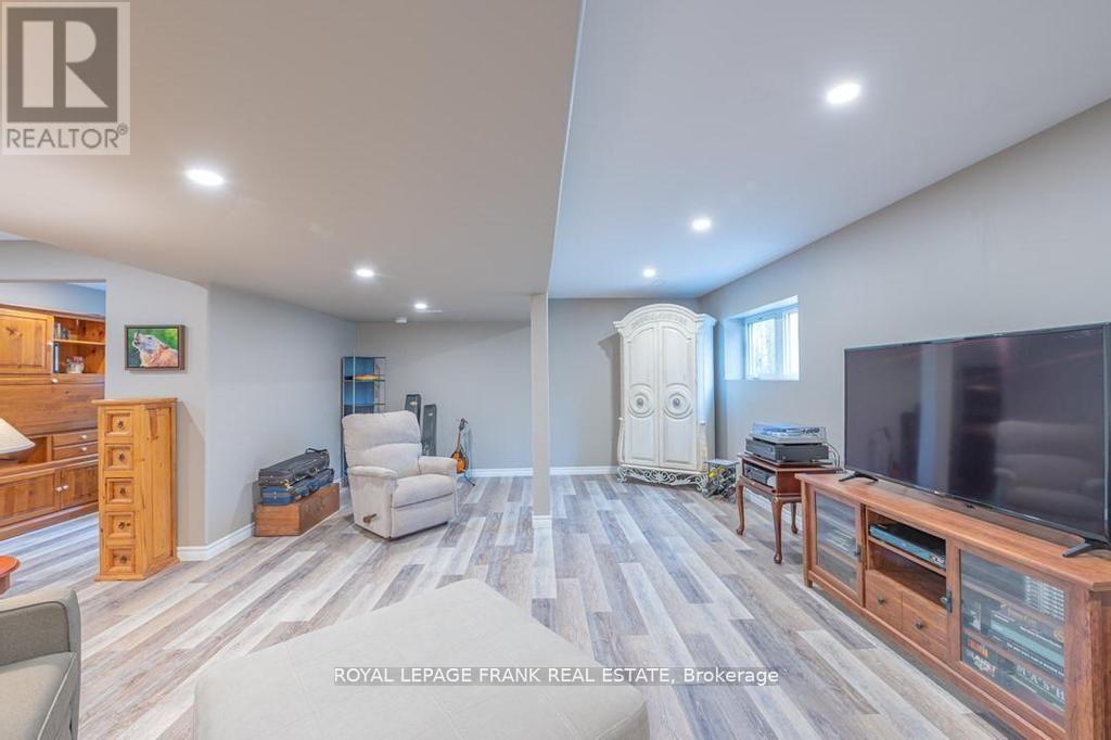 












24 TED'S LANE

,
Trent Lakes,




Ontario
K0L1J0

