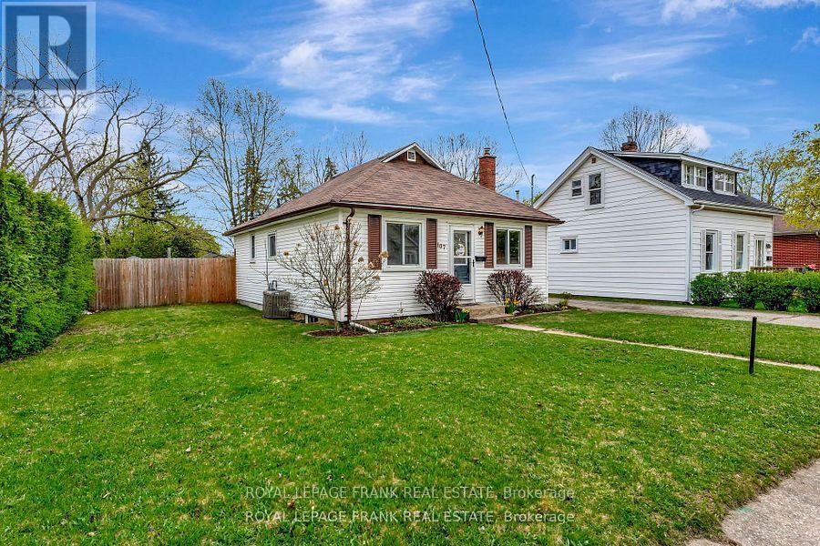 












107 FULTON STREET

,
Brantford,




Ontario
N3R4E9

