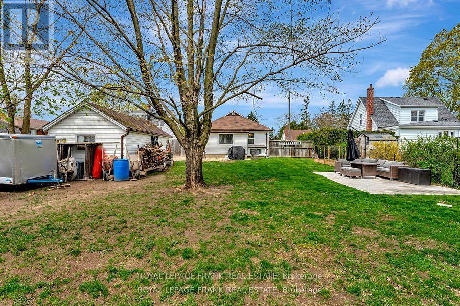 












107 FULTON STREET

,
Brantford,




Ontario
N3R4E9


