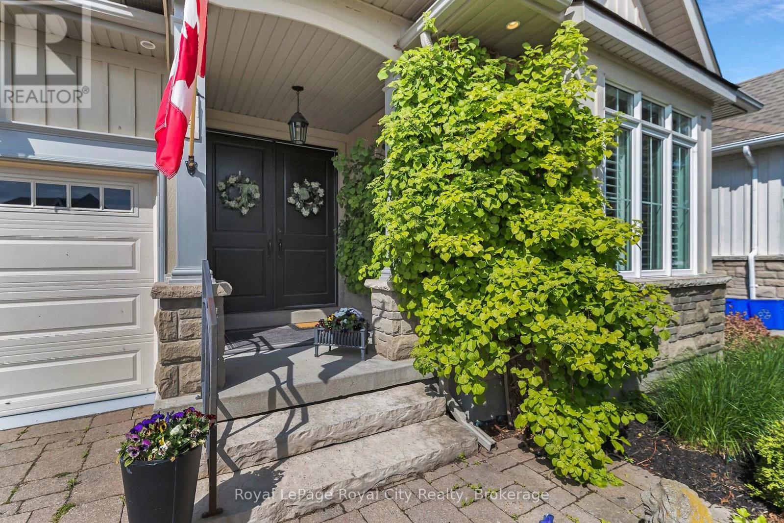 












54 ABERFOYLE MILL CRESCENT

,
Puslinch (Aberfoyle),




Ontario
N1H6H9

