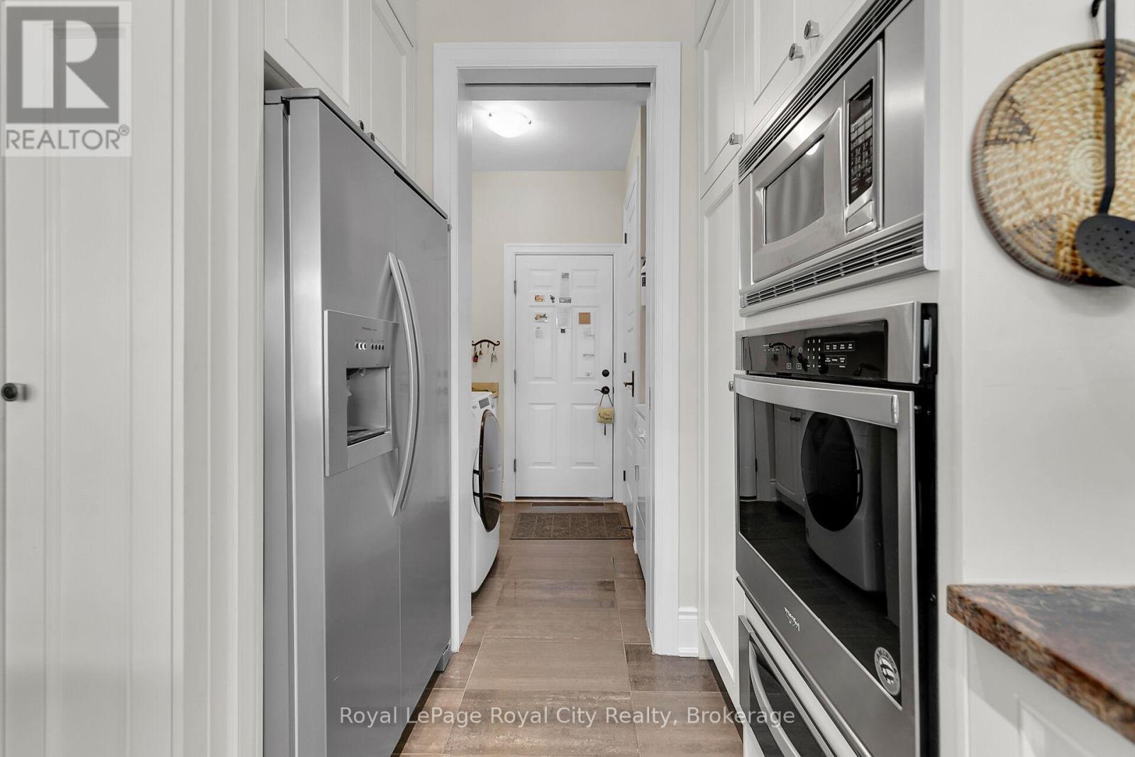 












54 ABERFOYLE MILL CRESCENT

,
Puslinch (Aberfoyle),




Ontario
N1H6H9

