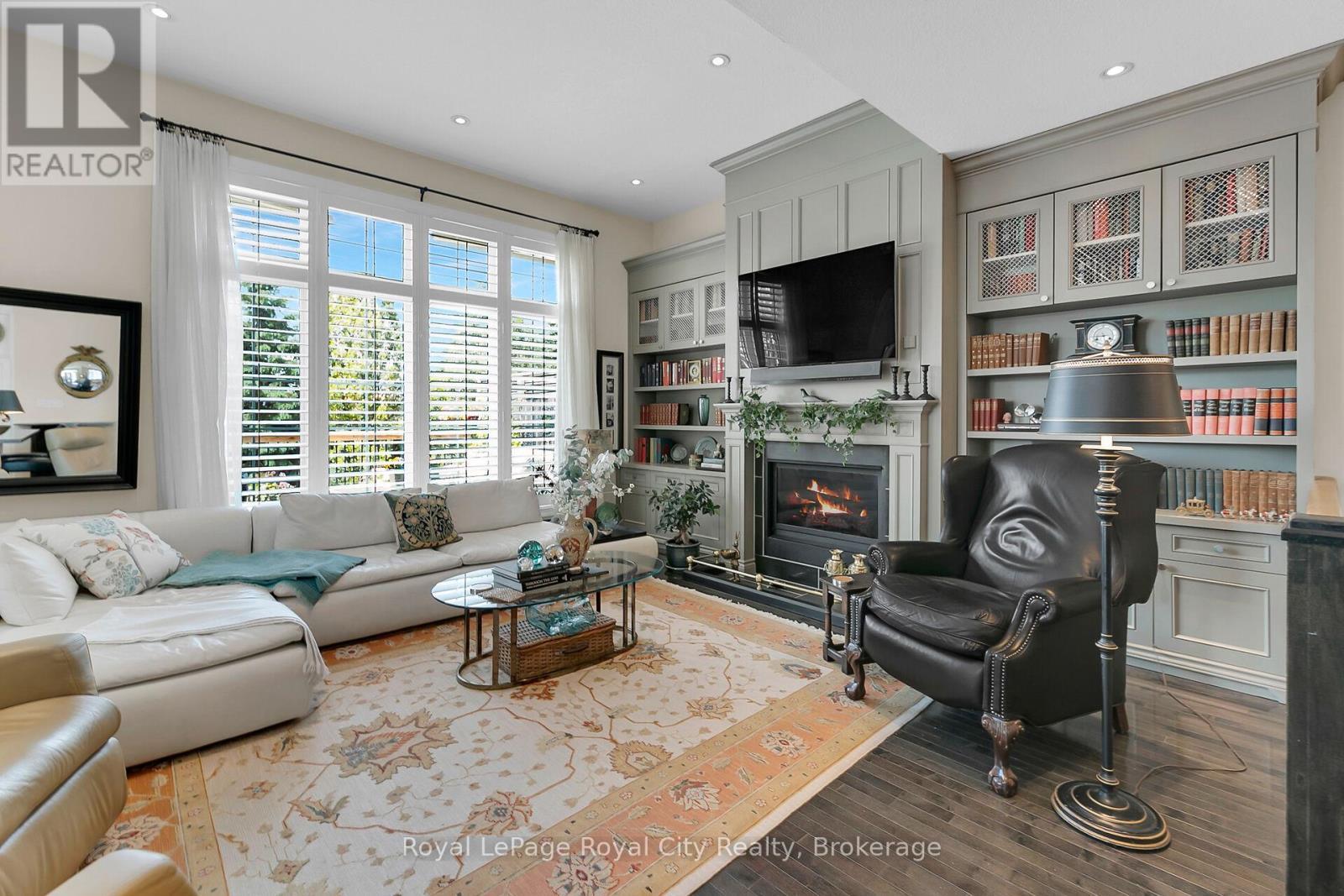 












54 ABERFOYLE MILL CRESCENT

,
Puslinch (Aberfoyle),




Ontario
N1H6H9

