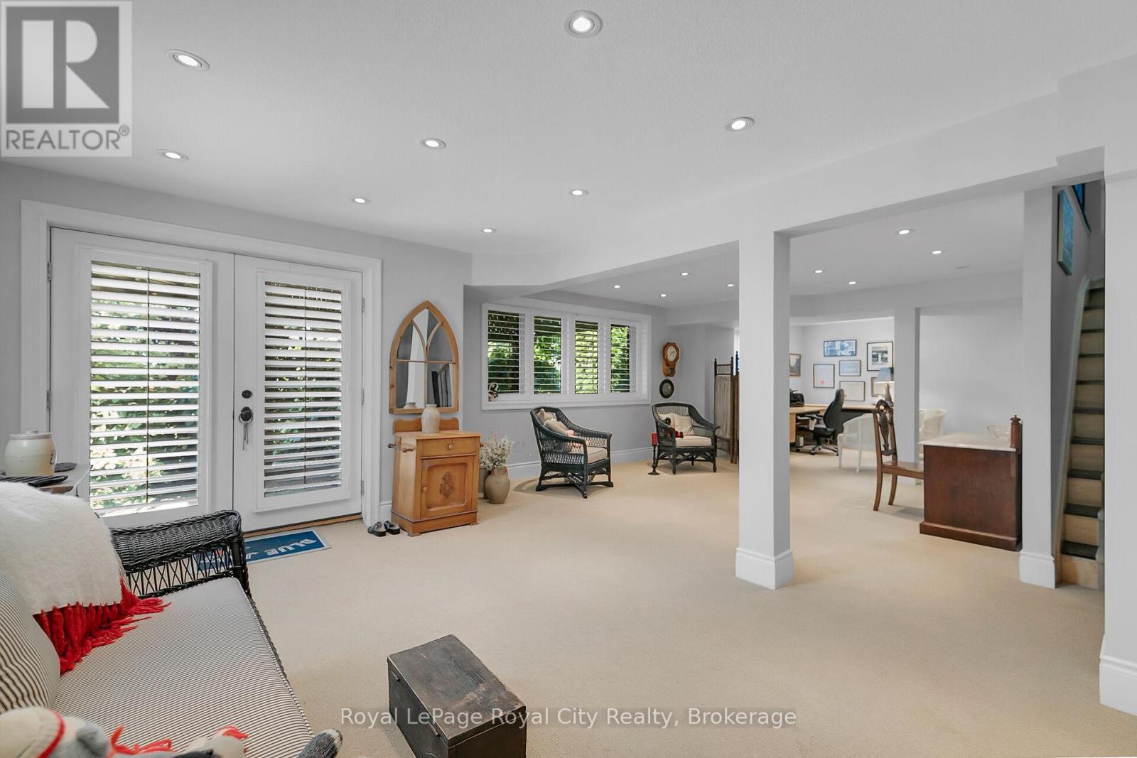 












54 ABERFOYLE MILL CRESCENT

,
Puslinch (Aberfoyle),




Ontario
N1H6H9

