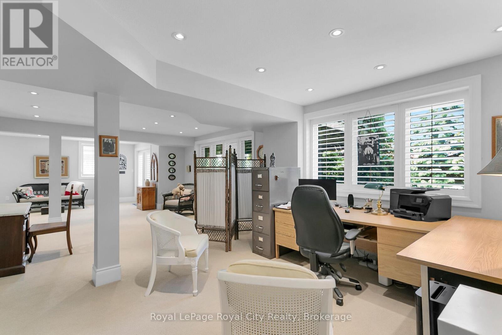 












54 ABERFOYLE MILL CRESCENT

,
Puslinch (Aberfoyle),




Ontario
N1H6H9

