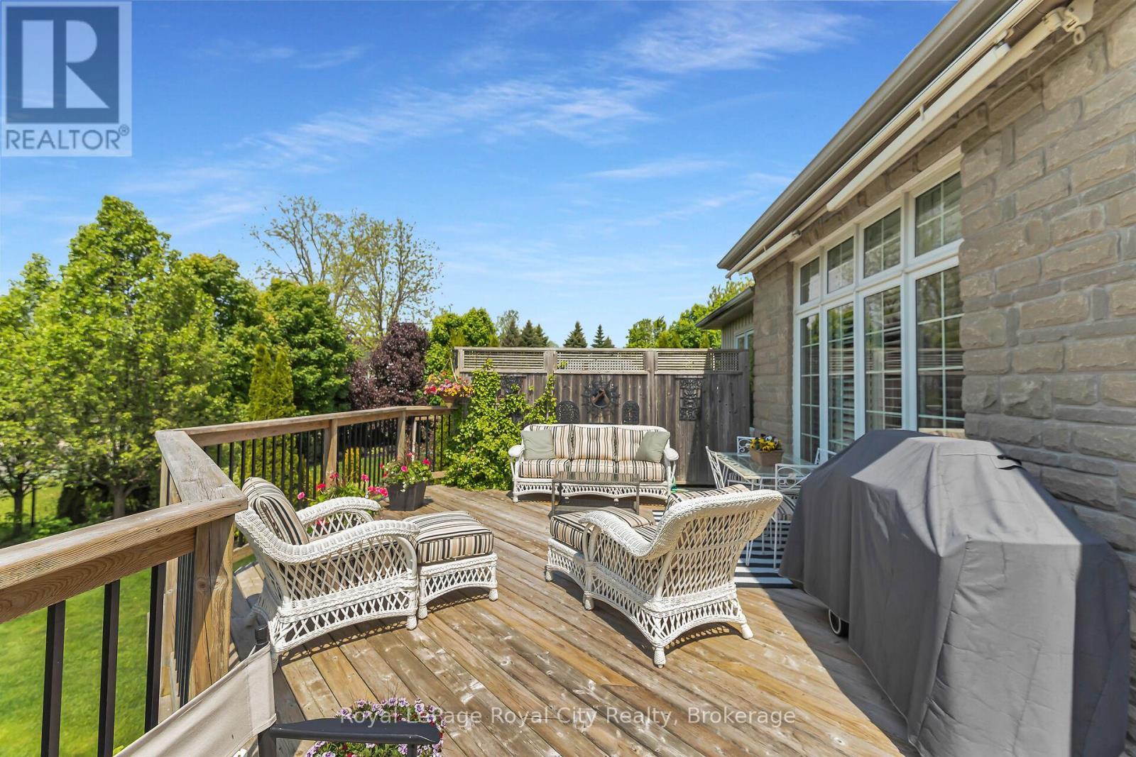 












54 ABERFOYLE MILL CRESCENT

,
Puslinch (Aberfoyle),




Ontario
N1H6H9

