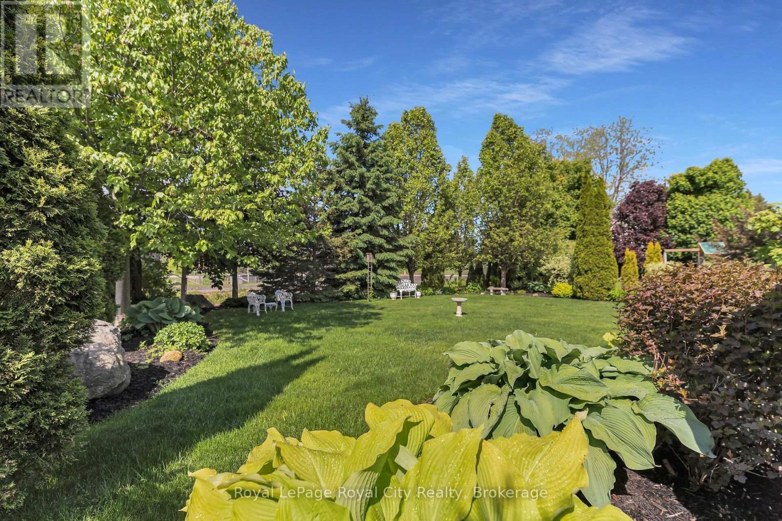 












54 ABERFOYLE MILL CRESCENT

,
Puslinch (Aberfoyle),




Ontario
N1H6H9

