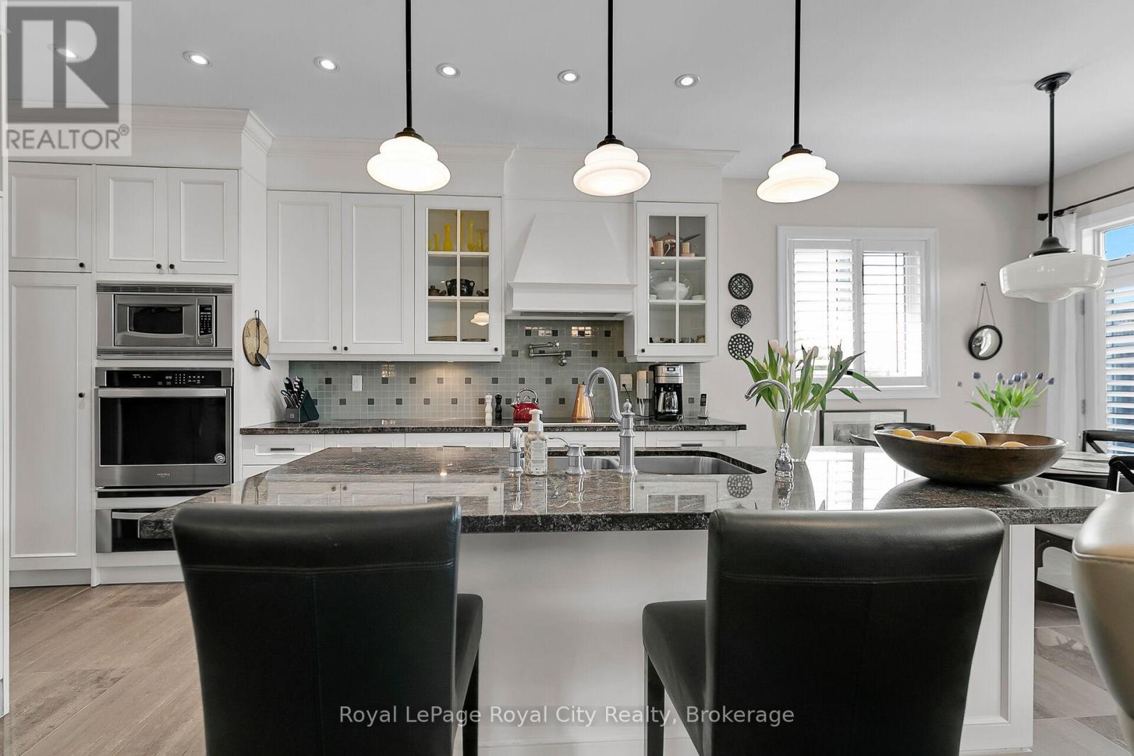 












54 ABERFOYLE MILL CRESCENT

,
Puslinch (Aberfoyle),




Ontario
N1H6H9

