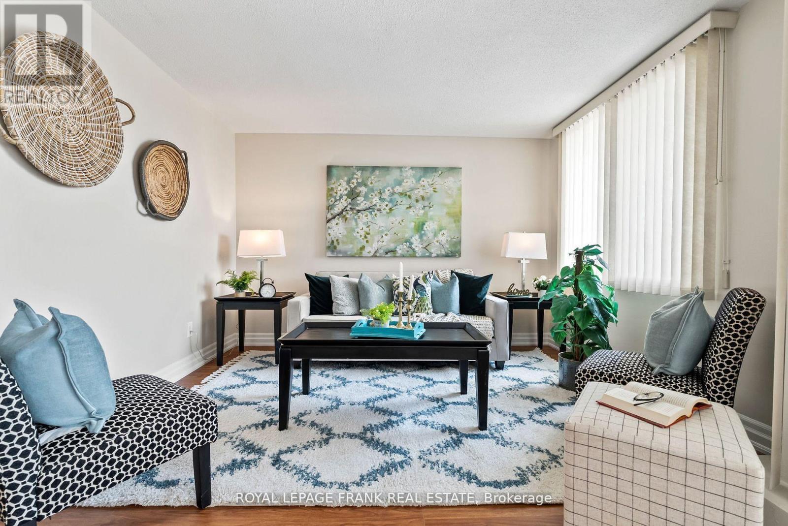 












405 - 363 SIMCOE STREET N

,
Oshawa (O'Neill),




Ontario
L1G4T2

