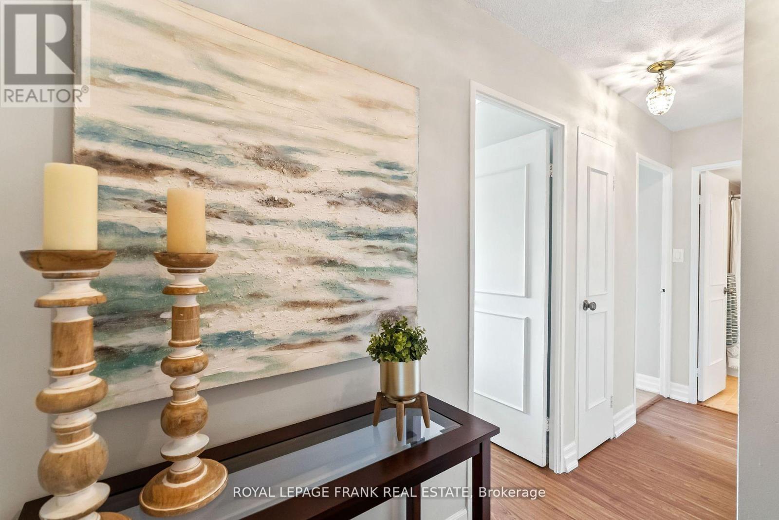 












405 - 363 SIMCOE STREET N

,
Oshawa (O'Neill),




Ontario
L1G4T2

