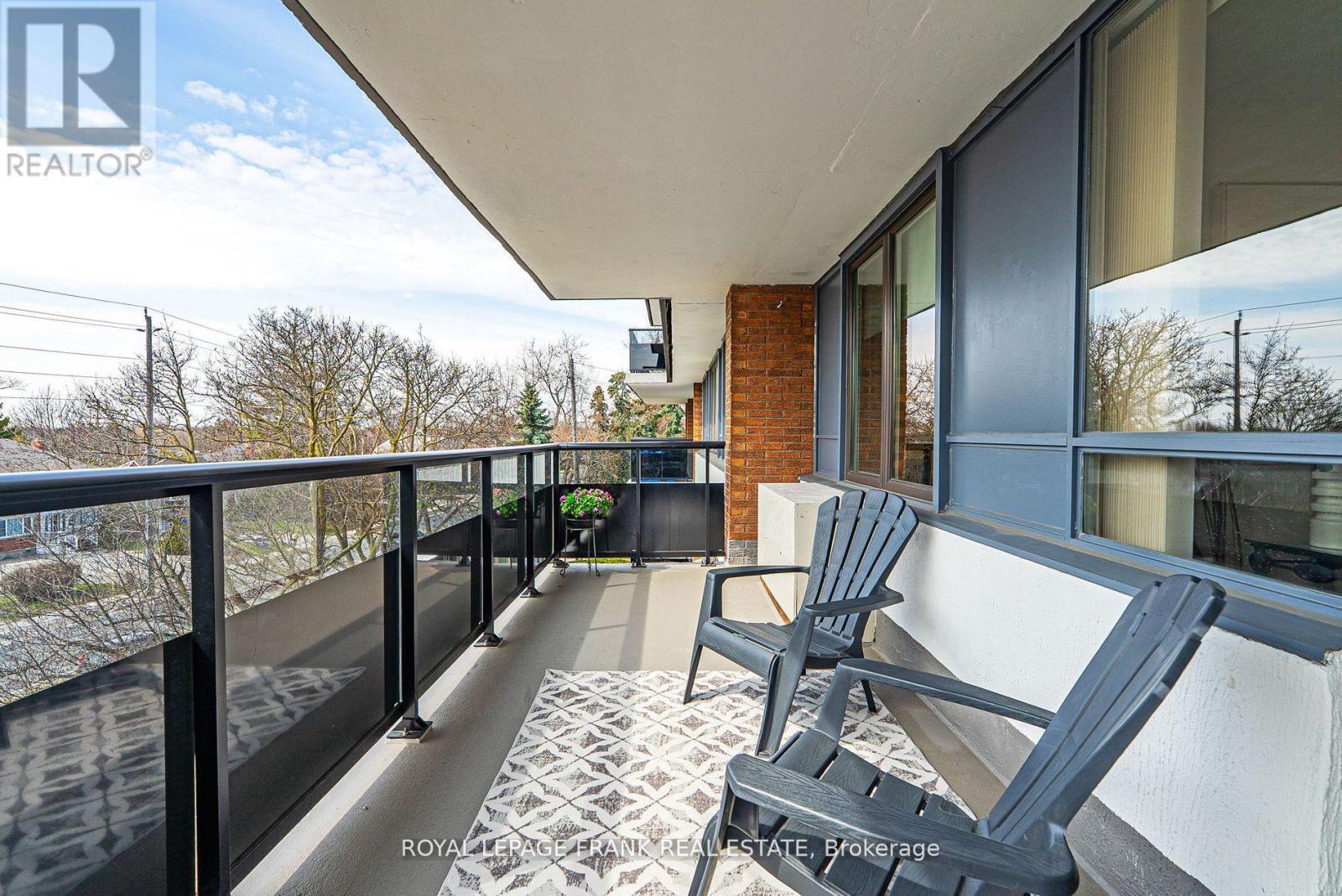 












405 - 363 SIMCOE STREET N

,
Oshawa (O'Neill),




Ontario
L1G4T2

