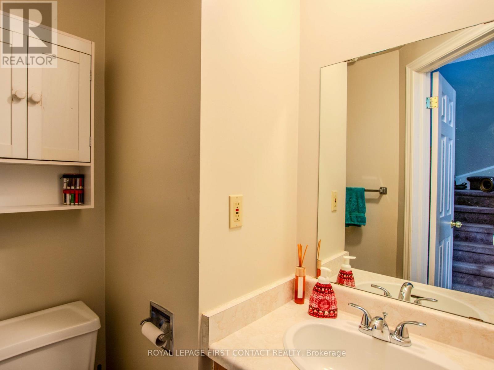 












102 FERGUSON DRIVE

,
Barrie,




Ontario
L4N7E5

