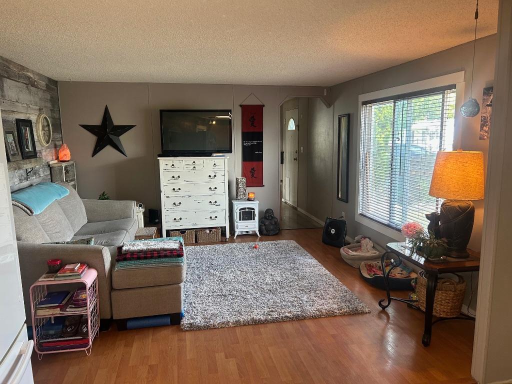 









6688


Tronson

Road, 22,
Vernon,




BC
V1H 1R9

