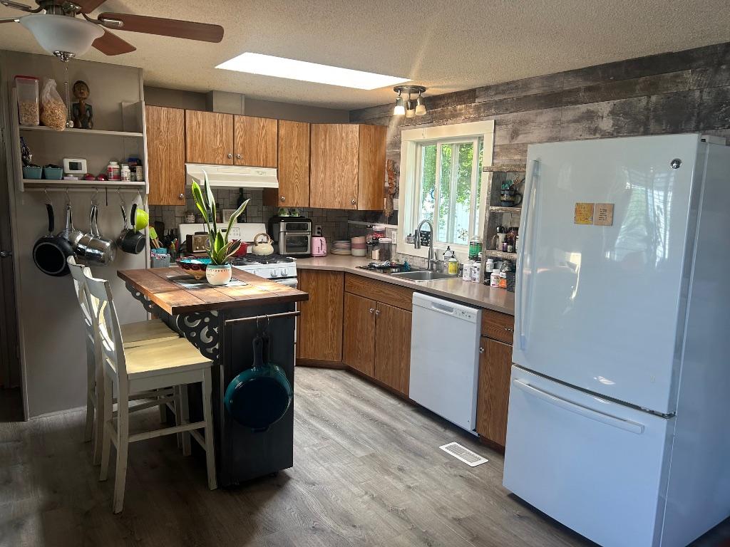 









6688


Tronson

Road, 22,
Vernon,




BC
V1H 1R9

