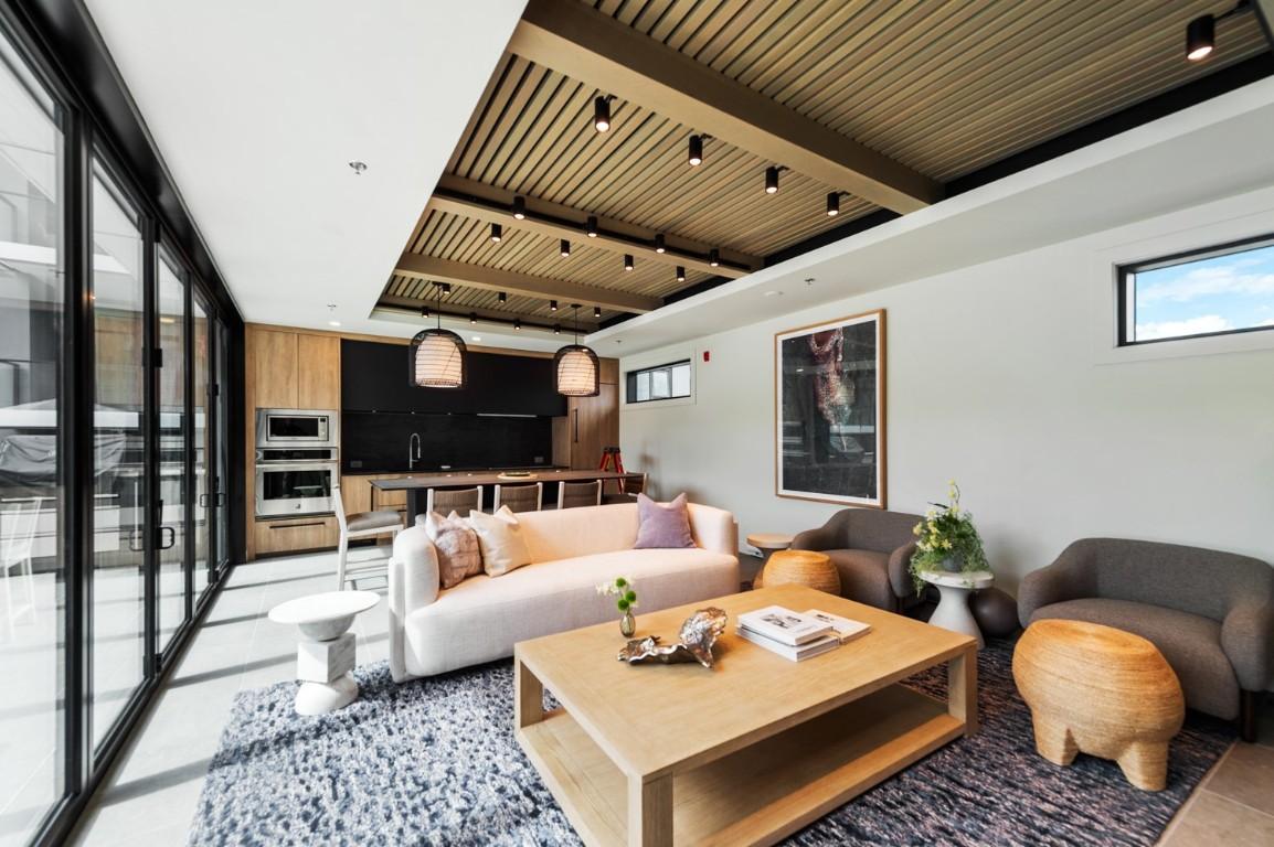 









3409


Lakeshore

Road, 403,
Kelowna,




BC
V1W 0G6

