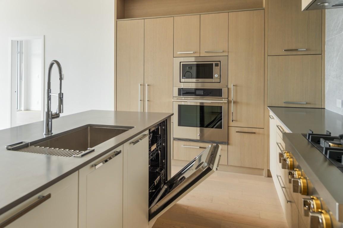 









3409


Lakeshore

Road, 403,
Kelowna,




BC
V1W 0G6


