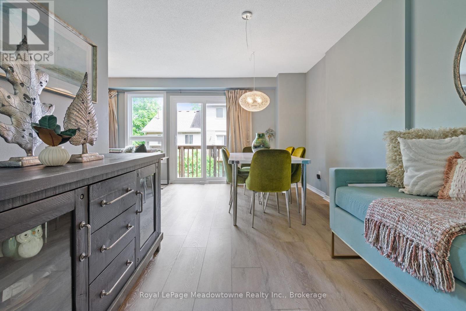 












73 - 2272 MOWAT AVENUE

,
Oakville (RO River Oaks),




Ontario
L6H5L8

