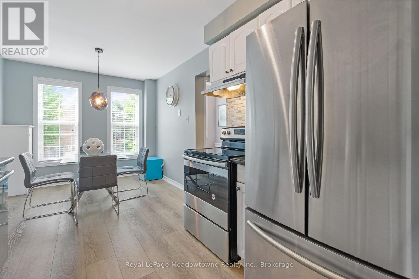 












73 - 2272 MOWAT AVENUE

,
Oakville (RO River Oaks),




Ontario
L6H5L8

