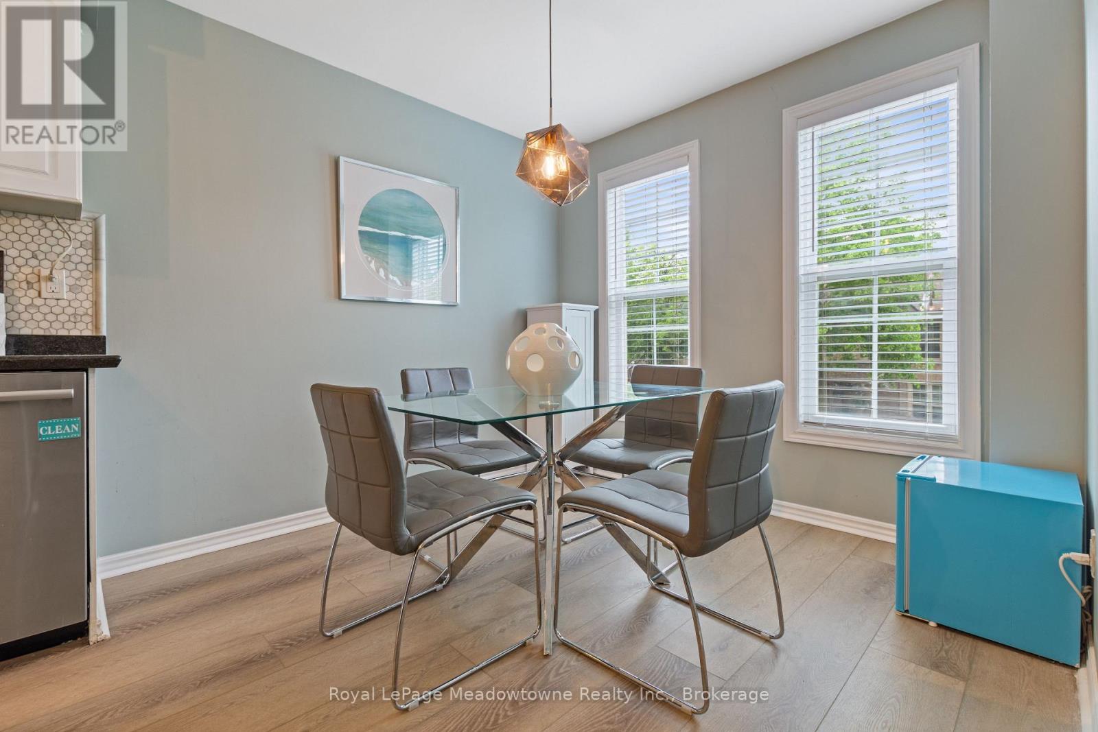 












73 - 2272 MOWAT AVENUE

,
Oakville (RO River Oaks),




Ontario
L6H5L8

