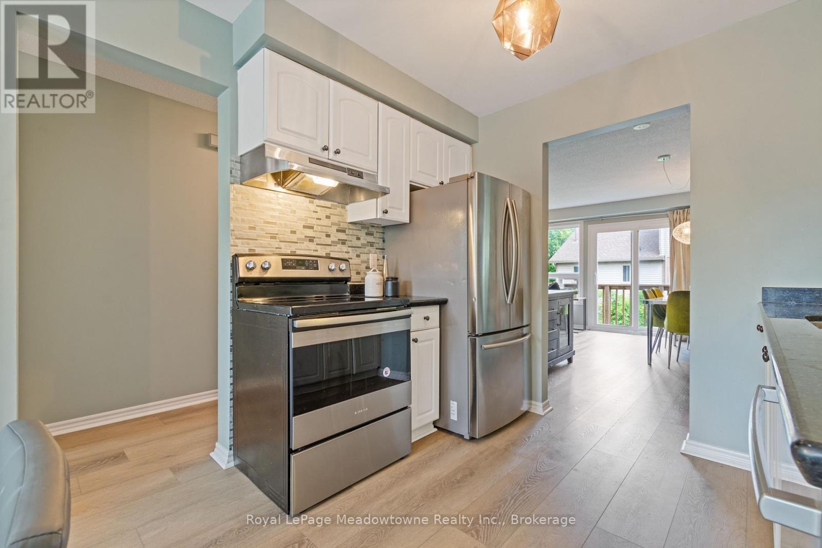 












73 - 2272 MOWAT AVENUE

,
Oakville (RO River Oaks),




Ontario
L6H5L8

