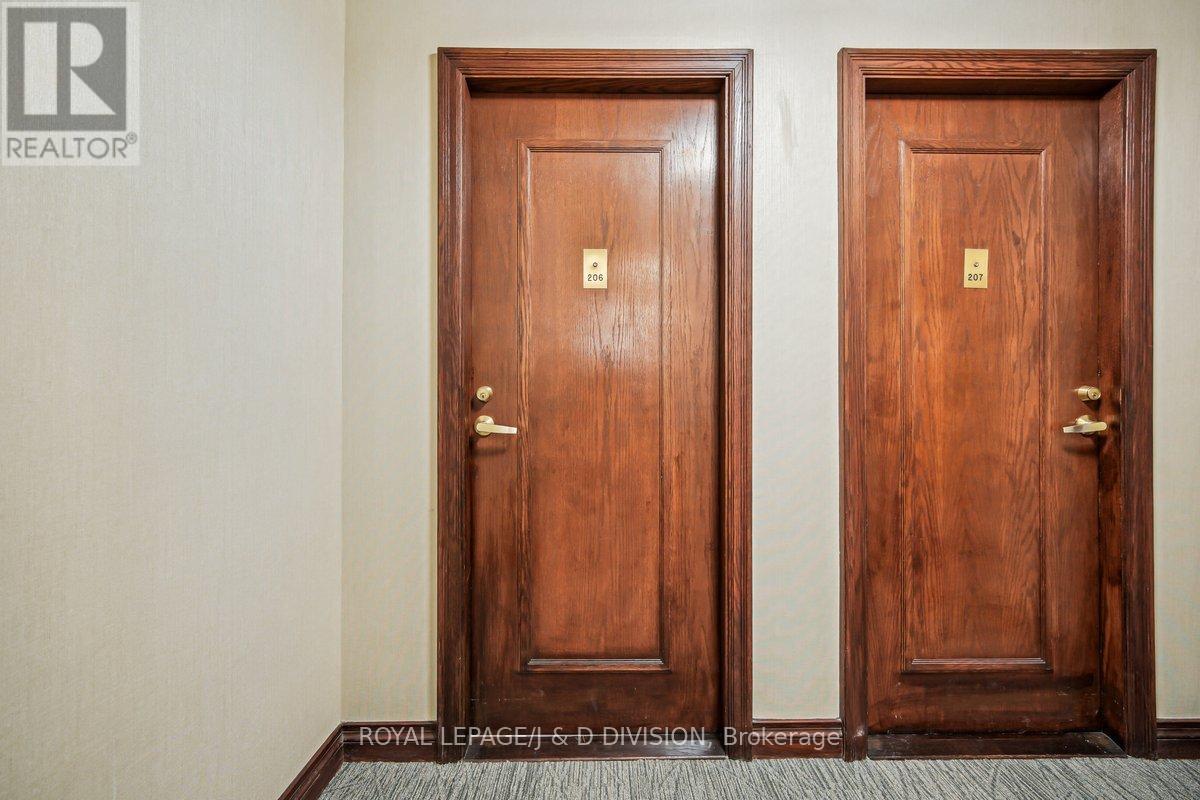 












206 - 35 MERTON STREET

,
Toronto,




Ontario
M4S3G4

