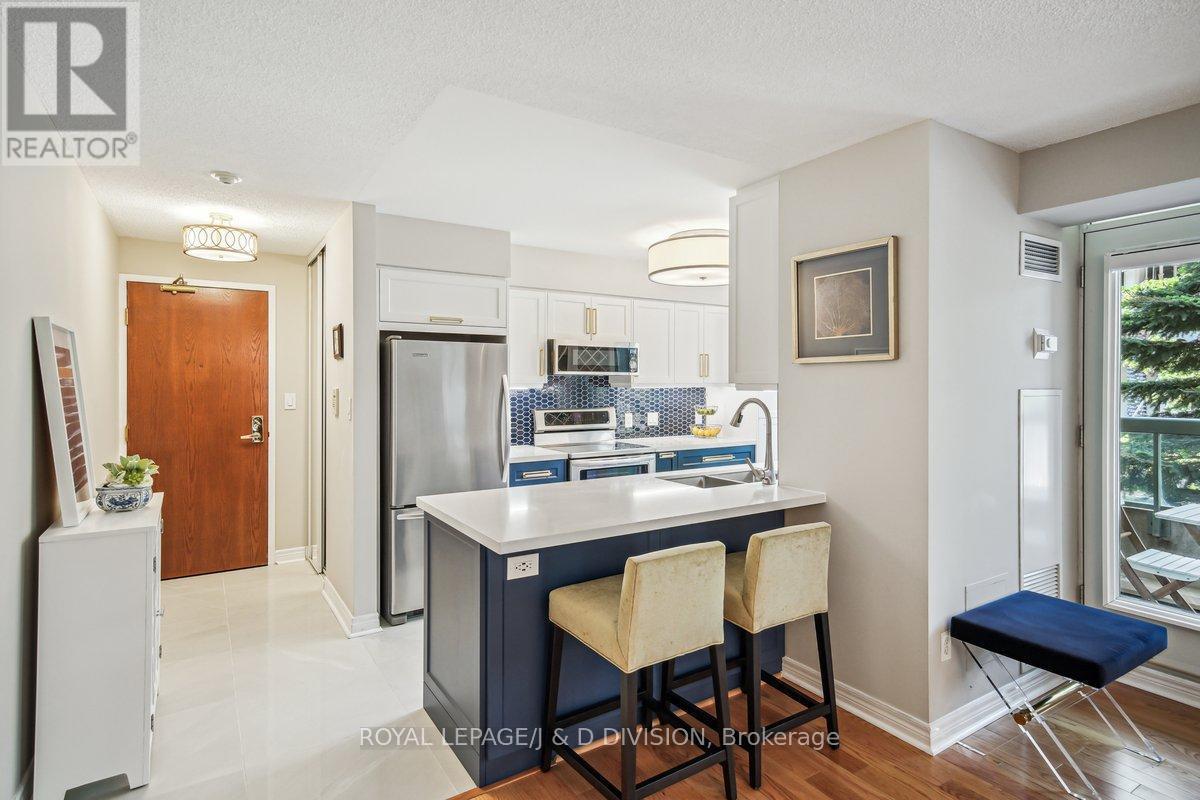 












206 - 35 MERTON STREET

,
Toronto,




Ontario
M4S3G4

