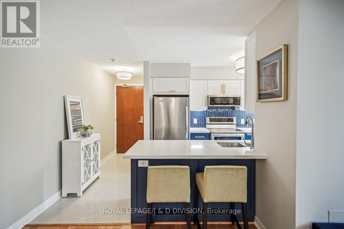 












206 - 35 MERTON STREET

,
Toronto,




Ontario
M4S3G4

