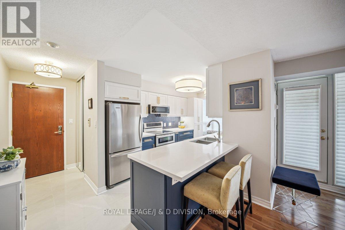 












206 - 35 MERTON STREET

,
Toronto,




Ontario
M4S3G4

