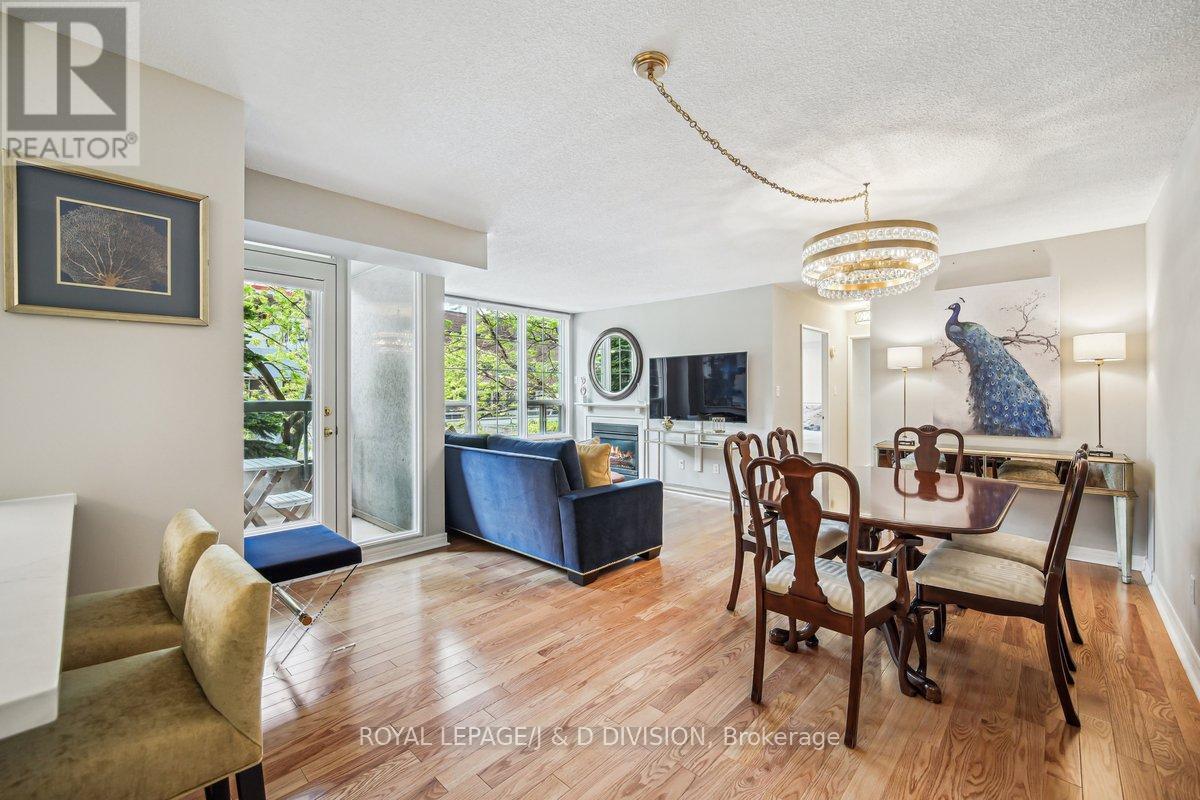 












206 - 35 MERTON STREET

,
Toronto,




Ontario
M4S3G4

