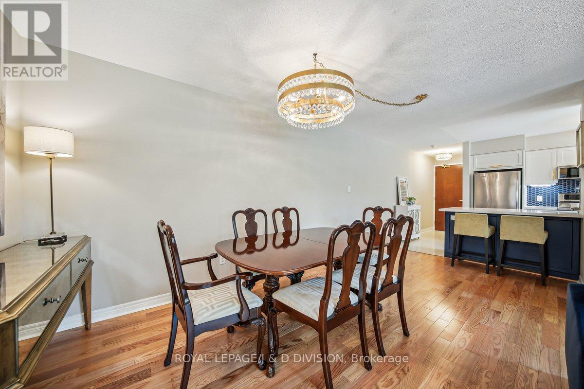 












206 - 35 MERTON STREET

,
Toronto,




Ontario
M4S3G4

