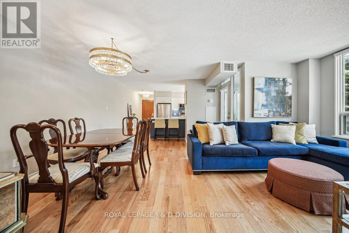 












206 - 35 MERTON STREET

,
Toronto,




Ontario
M4S3G4

