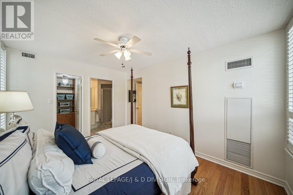 












206 - 35 MERTON STREET

,
Toronto,




Ontario
M4S3G4

