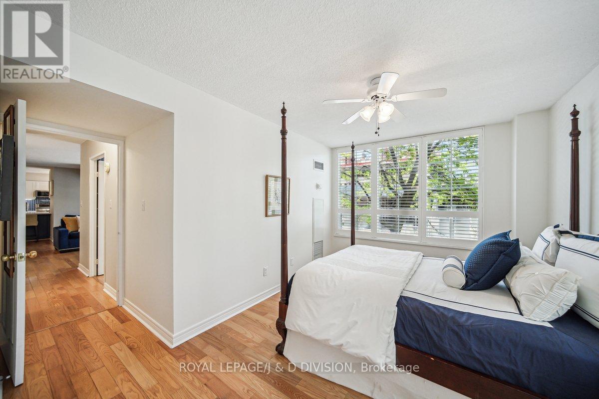 












206 - 35 MERTON STREET

,
Toronto,




Ontario
M4S3G4

