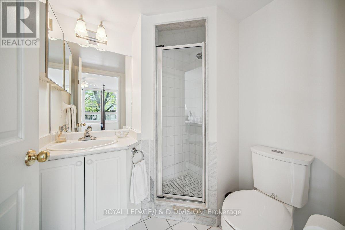 












206 - 35 MERTON STREET

,
Toronto,




Ontario
M4S3G4

