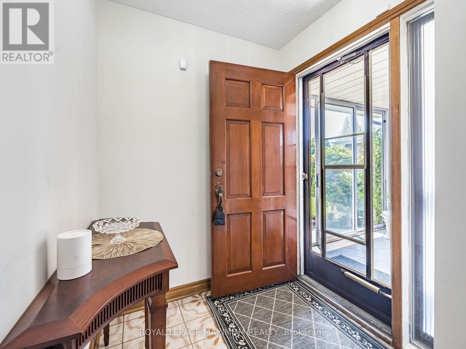 












131 KAISER DRIVE

,
Vaughan,




Ontario
L4L3V4

